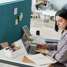 Niboken Schreibtisch Organizer, 4 Fächer Bambus Büro Desk Fernbedienungshalter mit Stifthalter, Aufbewahrungsbox Mehrzweck Aufbewahrungsbox für Stifte,Kosmetika,Smartphones