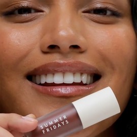 Summer Fridays Summer Fridays Dream Lip Oil - Tinted Lip Oil with Moisturizing Sheer Coverage, High-Shine and Deep Hydration - Non-Sticky Formula for Long-Lasting Softness - Rosewood Nights (0.15 Oz)
