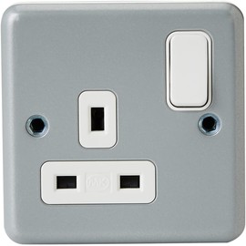 Single Gang Metal Clad Switch Socket: Durable and Reliable 13 Amp 1-Gang Double-Pole Switch Socket