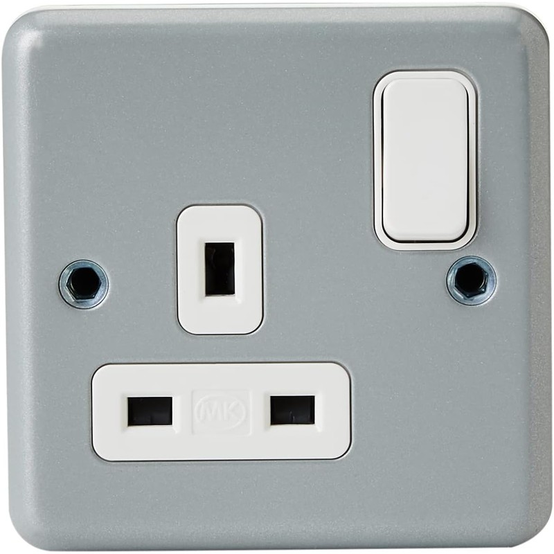 Single Gang Metal Clad Switch Socket: Durable and Reliable 13