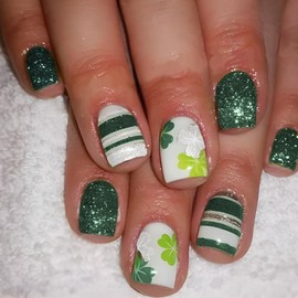 24 Pcs St. Patrick's Day Green Press on Nails Short Square - YIHONGYAN Spring Shamrock Acrylic Nail Art Fake Nails Press ons Nail Tips Full Cover Glitter Clover False Nails Stick on Nail Manicure