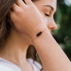 Garnet Chip Bead Bar Bracelet in 14k Gold Fill