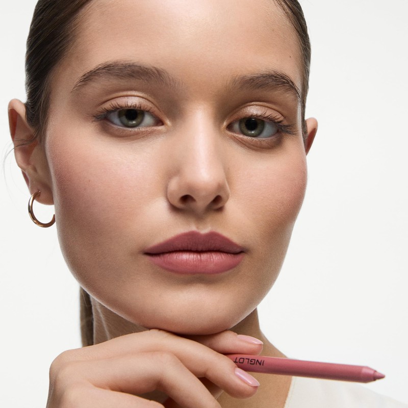 Inglot Creamy Soft Lip Liner - Perfect Contouring and Moisturising