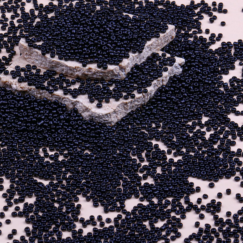 Legefo 4mm Glass Seed Beads Bulk, Black 6/0 Small Mini