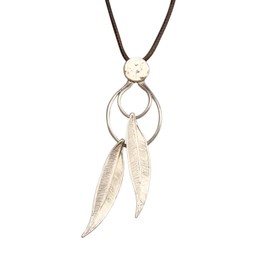 Bjesinmo Boho Feather Necklace for Women Long Pendant Necklace Brown Leather Pendant Funky Necklace Handmade Leather Necklace