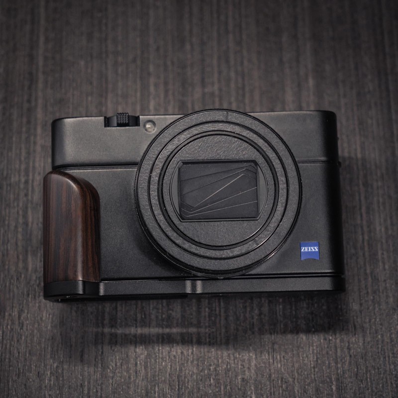 Iborrys Premium Real Wood Camera Grip for Sony RX100 RX100II
