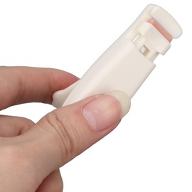 Chazcool 2 PCS Mini Eyelash Curler, Travel Eyelash Curler Mini, Cat Paw Shape Durable Eyelash Comb, Portable Eyelash Curler for Women Make Up Gift