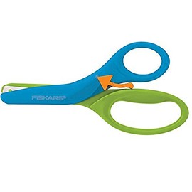 Fiskars Training Scissors for Kids 3+ with Easy Grip - Toddler Safety Scissors for School or Crafting - Back to School Supplies (Color may Vary)
