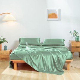 Revdomfly 4 Pcs Full Size Luxury Silky Soft Grass Green Satin Sheet Set,1 Premium Moisture Wicking Fitted Sheet Fits Up to 16 Inches Deep Pocket + 1 Flat Sheet + 2 Pillowcases（Grass Geen, Full）