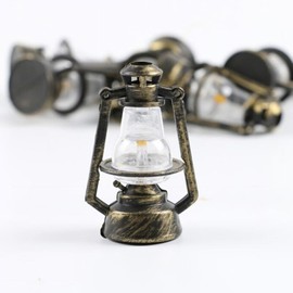 Bronze Color Miniature Lamps for Dollhouse, Doll House Retro Oil Lantern Dollhouse Accessories Scene Ornaments Dollhouse Miniature Scene Model Hurricane Lantern Kerosene Lamp Furniture Decoration