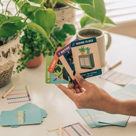 Purranormal Cativity Mystery Game for Family and Friends. Cluedo Style Game With A Feline Twist! Includes 36 Cards, 4 Pencils & 100 Clue Sheets. For 3 to 6 players. Fun Travel Games.