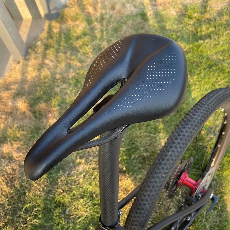 QIKU Super Lightweight Carbon Fibre Saddle 3K Cushion Black (240-143)