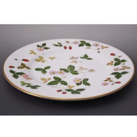 Wedgwood Wild Strawberry Plate, 7.1 inches (18 cm) 50105501007