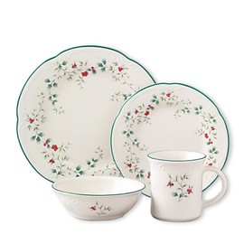 Pfaltzgraff Winterberry Mug, Fine China Dinnerware