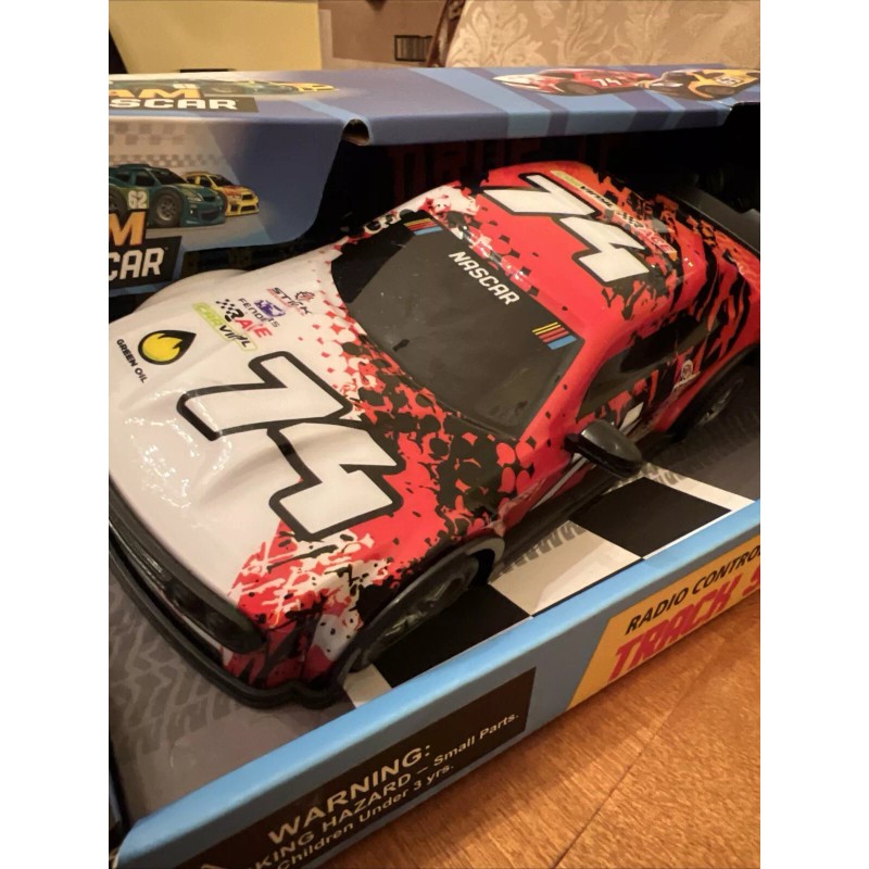TEAM NASCAR RC RADIO CONTROLLED TRACK SPEEDSTER 74 RED BNIB