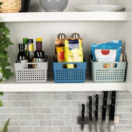 com-four® 4-Piece Storage Basket Set - Decorative Baskets - Plastic Boxes for Cosmetics, Toys and Household Products - Stackable Organisers [Selection Varies] (Mix - 4 Pieces)