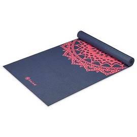 Gaiam - Tapete de yoga con estampado, antideslizante para ejercicio y fitness para todo tipo de yoga, pilates y ejercicios en el suelo                