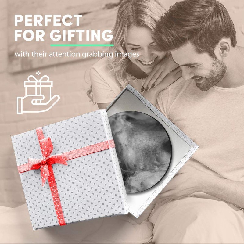 1 x Round MDF Magnet - Mini Astronaut Figure Alien