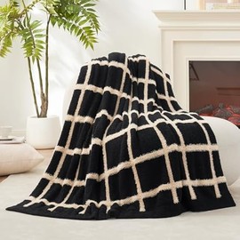 Amélie Home Checkered Throw Blanket for Couch, Reversible Super Soft Warm Blankets Cozy Black Throw Blanket Fuzzy Plush Throws for Sofa Bed Living Room, 50" x 60", Plaid Black