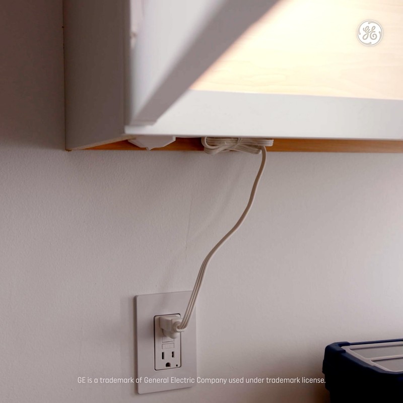 GE LED HD+ Undercabinet Puck Light Fixture, Linkable Plug-in Fixtures