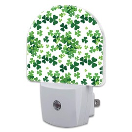 sndheke St Patrick's Day Shamrock Night Light Plug into Wall,Green Ireland Clover Leafs Dusk to Dawn Night Light Plug in,0.5w Energy Saving Sleep Friendly Night Light for Kids Boys Girls Home Decor