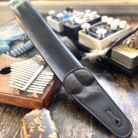 Walker And Williams GR-10 Vintage Silverburst Black Finish Guitar Strap with Pick Pockets & Padded Velour Back For Acoustic, Electric, And Bass Guitars