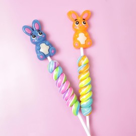 Sweetzo - Colorful Swirl Lollipops with Gummy Bunny Topper, Easter Basket Fillers, Style May Vary (Pack of 3)