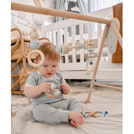 Hess Holzspielzeug 10864 - Schiebe-Figur aus Holz, Serie Auto nature blau, für Babys ab 3 Monaten, Greifling mit Rädern zum Hin- und Herrollen, als Geschenk zur Geburt oder Taufe