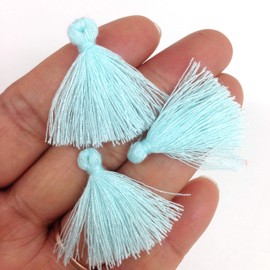 PEPPERLONELY 1 Bolsa (Aproximadamente 40-50 Piezas) borlas de Hilo de algodón para Manualidades y joyería, 30 x 5 mm, 18#. Sky Blue