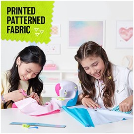 Cool Maker, exclusivo estudio de moda Neon Stitch 'N Style, cose 8 proyectos elegantes, juguete de máquina de coser preroscada, artes y manualidades, juguetes para niños para niñas