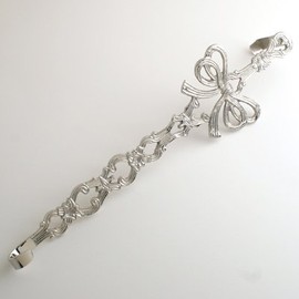 Liards Brass Victorian Wreath Hanger with Heart - Set of 2 (Bow)