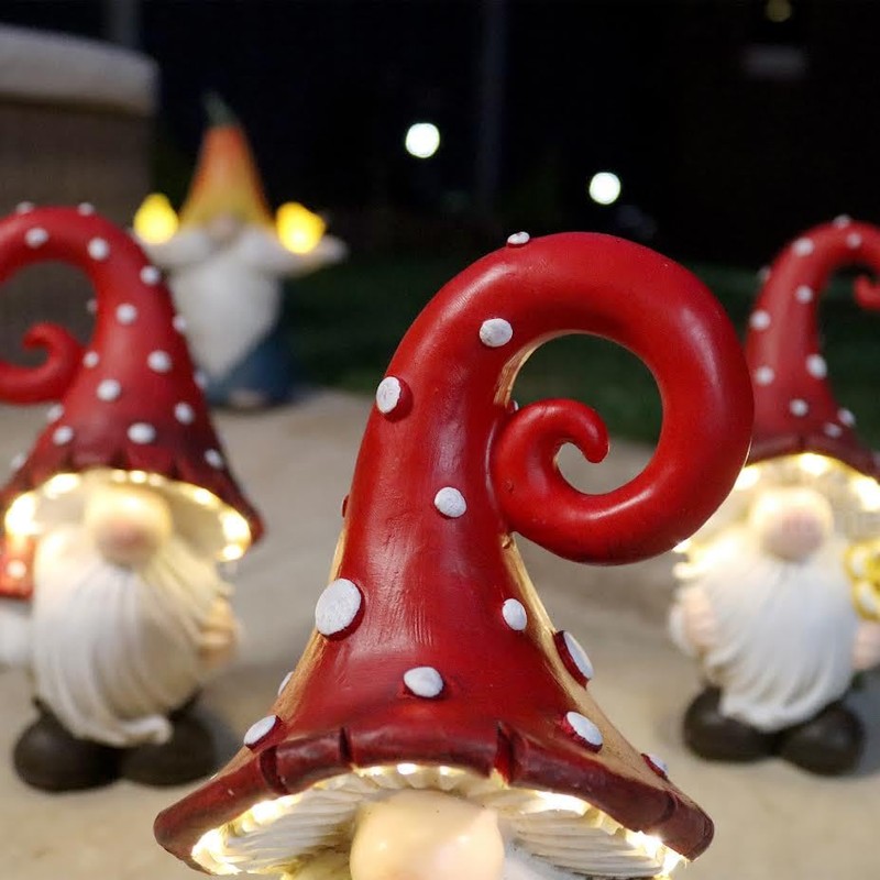 Darthome Solar Toadstool Gnome Solar Garden Ornaments Resin Red Light