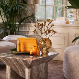 RITUALS Gift Set The Ritual of Mehr S - 4 Home and Skincare Products Enriched with Sweet Orange and Cedar Wood - Bath Gift Box with Energising Properties