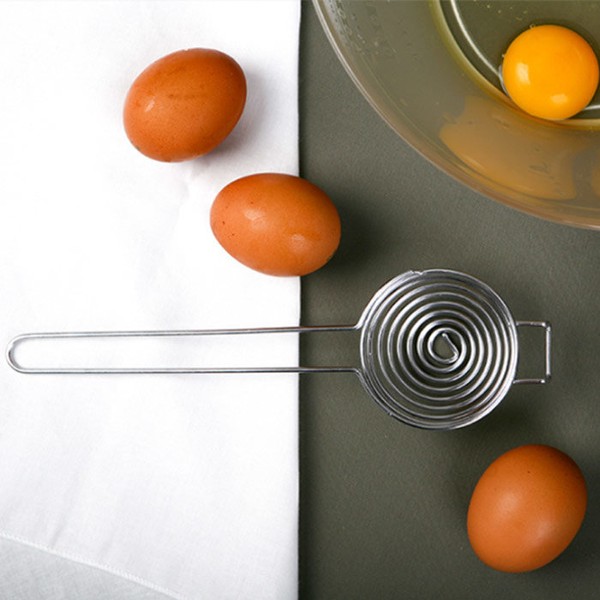 Stainless steel egg separator separates egg yolks / 스테인리스 계란분리기