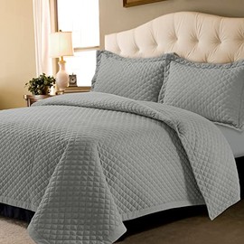 Tribeca Living, Solid 3-Piece Bedspread Coverlet with Matching Pillow Shams, Super Soft, Fade and Wrinkle Resistant Brisbane Oversized Quilt Bedding Set, King, Silver Grey