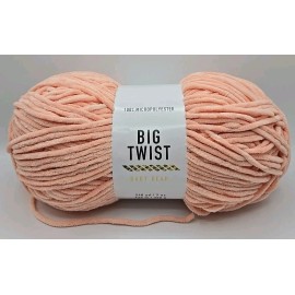 Big Twist BABY BEAR Yarn 100% Micropolyester Shrimp Color 7oz/ 240yds Bulky#5