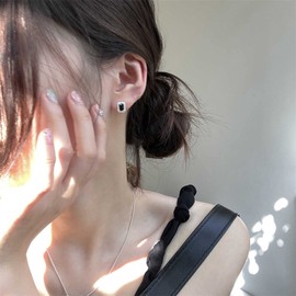 Allereya Vintage Crystal Onyx Earrings Onyx Square Stud Earrings Rhinestone Onyx Stud Earrings Black Cz Square Earrings Jewelry for Women and Girls