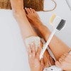 Bestyash Cepillo Pies Doble Cara Mango Largo Cerdas Suaves Exfoliante