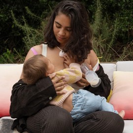 haakaa - Extractor de leche de silicona y tapa de silicona (rubor) 5 onzas/150 ml, Gen.2