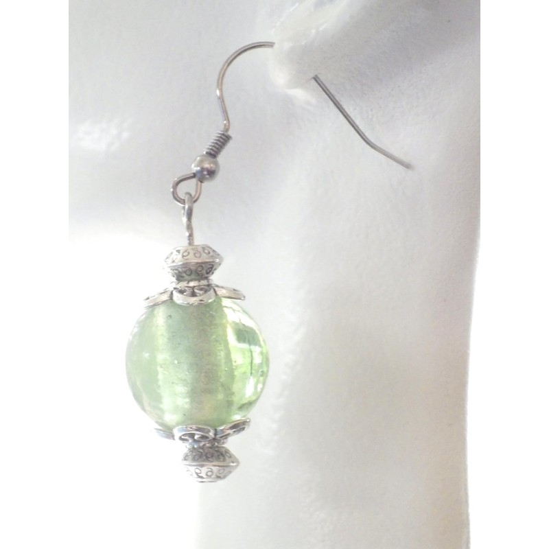 Handgefertigte Ohrringe aus hellgrünem Lampwork-Glas und versilbertem Messing, Vintage-Stil, französisches