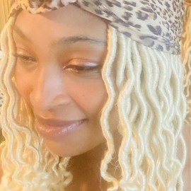 “On The Go” Wig wavy goddess Locs mermaid braids - Color: 613, Inches: 10