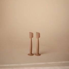 mushie Diaper Cream Applicator Soft Silicone with Suction Base (Natural)