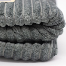 Warm Cuddly Blanket 150 x 200 cm - Soft Blanket, Fluffy Fleece Blanket, Sofa Blanket & Couch Blanket, Throw Bed and Sofa, Living & Cuddly Blanket, Oeko-Tex (Grey)