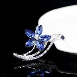 sunjiaqi Forget Me Not Flower Brooch Vintage Female Women Rhinestone Crystal Brooch Pins Wedding Banquet Party Breastpins Badge Lapel Pin Shining Jewelry Gift for Girls Ladies Blue