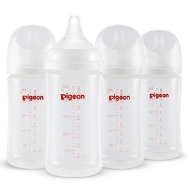 Pigeon - Biberón de Polipropileno Cuello Ancho, Anticólicos, Cuerpo Aerodinámico, Sensación Natural, Fácil de Limpiar, 8.1 Oz (Paquete de 4), Incluye 4 Tetinas M (3m+)