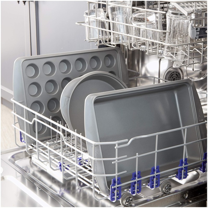 Wilton W7941 Ever-Glide Non-Stick 9" Round Pan