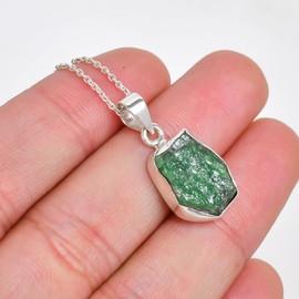 GEMKORA Natural Real Raw Tsavorite Garnet Crystals Bezel Pendant Necklace, Birthstone, Healing Rough Gemstone, Birthday, Mothers Day Gift Jewelry, Silver Plated Jewelry 18 inch (1pendant)