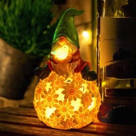 WONDHOME Solar Garden Gnome Outdoor Decoration Gnome Statue with LED Lights for Patio Porch Lawn Decor - Christmas Gardening Birthday Ideal Gift for Women Mom, Green Gnome
