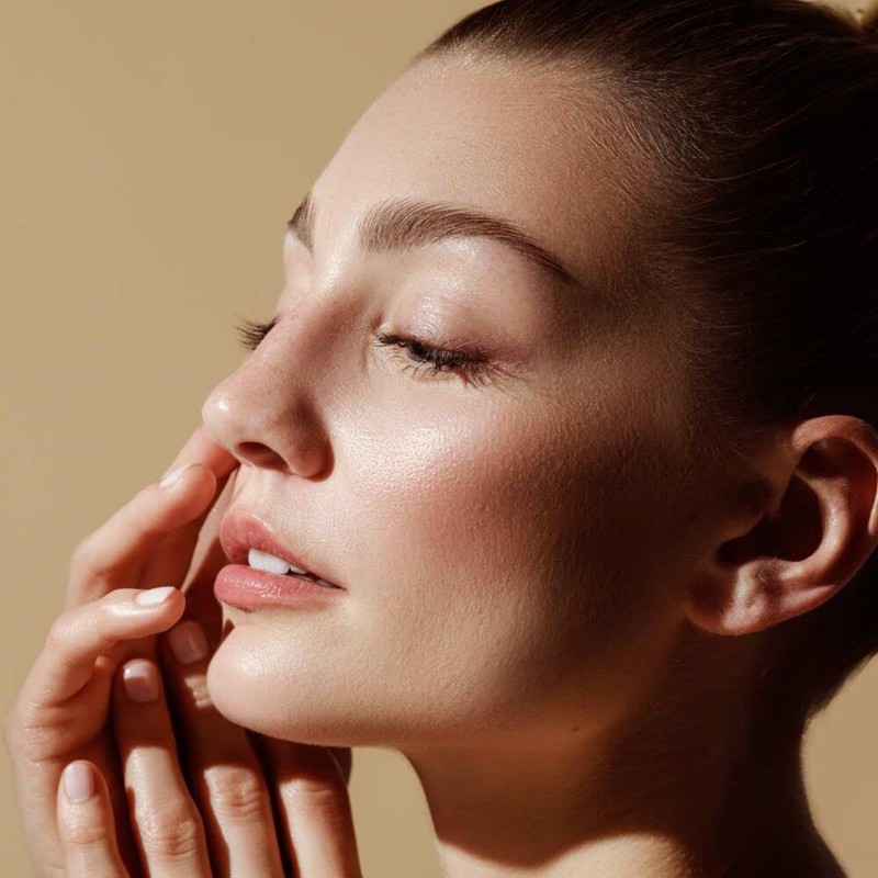 ARTDECO Light Luminous Foundation - Light Liquid Foundation with Natural