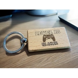 Ashton and Finch 18th Birthday Keyring Gift – Wooden Laser Engraved Key Ring Keychain